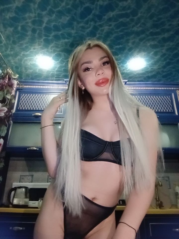 Транссексуалка Карина
